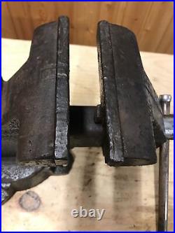 Vintage Columbian D5 D55 Swivel Base Bench Vise 5.5 Jaws Blacksmith Nice USA