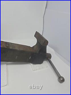 Vintage Hollands No. 24 Swivel Base Bench Vise (4 Jaws/8.25 Max Opening/58lbs.)