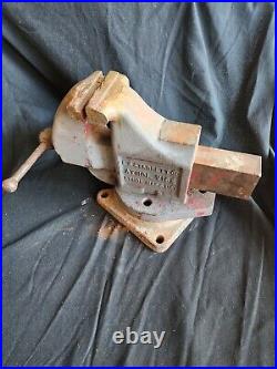 Vintage L. S. Starrett Athol Vise No. 924 with Swivel Base