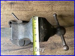 Vintage Rock Island # 73 Swivel Base Machinist Bench Vise 4 Jaw Free Ship