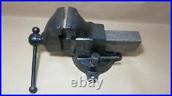 Vintage Rock Island MFG CO. 3 1/2 Jaw No. 72 Swivel Base Bench Vise