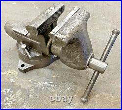Wilton 1760 Tradesman Bench Vise with 6 Serrated Jaws & Swivel Base Bullet Vice
