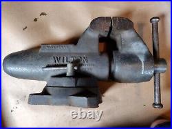 Wilton 5 Bullet Bench Vise With Swivel Base 8 Jaw Opening 94 LBS