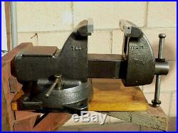 Wilton 744 Mechanics Bench Vise, Swivel Base, 4'' Jaw X 4.5'' Opening, 35 Lbs Vice