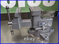 Wilton Reversible Bench Vise with Swivel Base 5-1/2 Jaw Width 28821