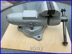 Wilton bullet vise 3 1/2 350 Schiller Park swivel base. New jaws